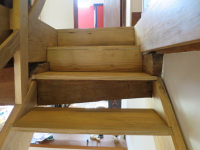 Escalier et poteau-bar